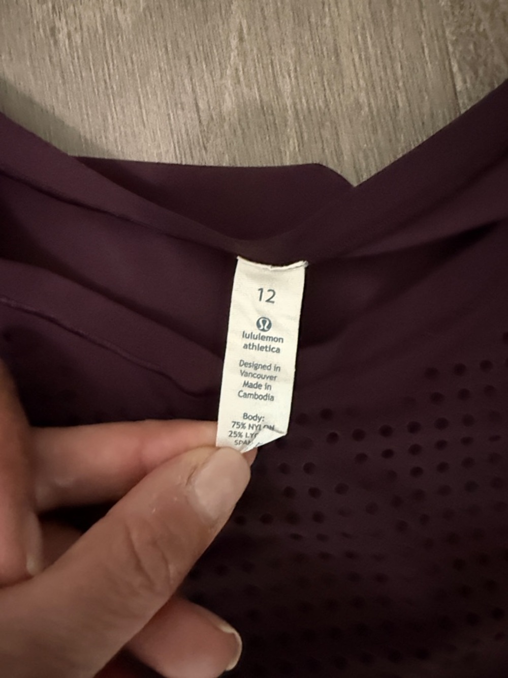 Lululemon Women’s Short Sleeve V-Neck Top in Plum - Picture 2 of 8